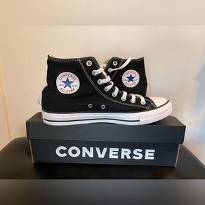 NWOT Converse - Chuck Taylor All Star Classic (Hi Tops)